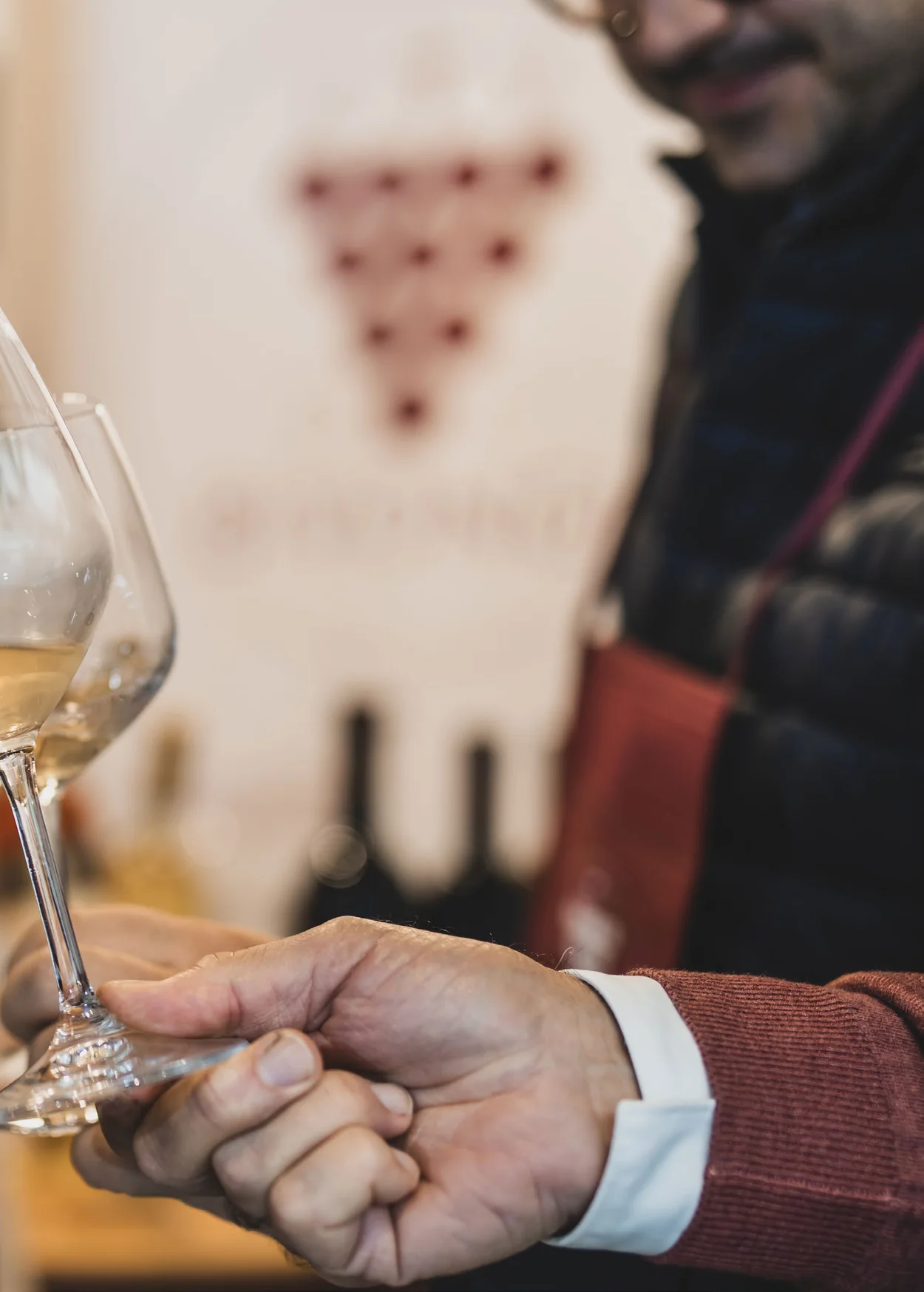 Calici di vino durante una degustazione